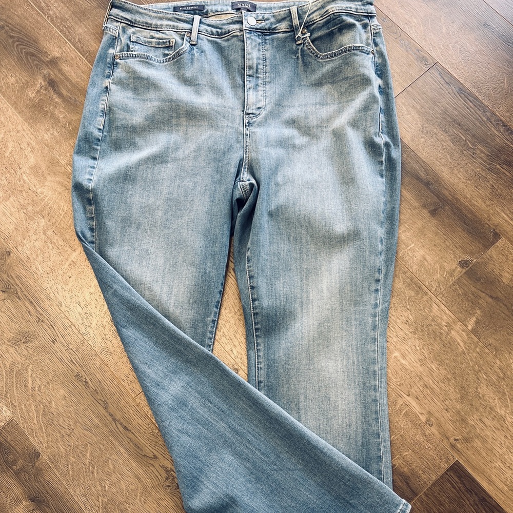 New NYDJ Classic Blue Denim Jeans
